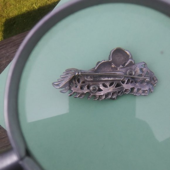 Vintage Alexander Korda 1940s Thief of Bagdad Magic Flying Carpet Pin - Picture 8 of 16